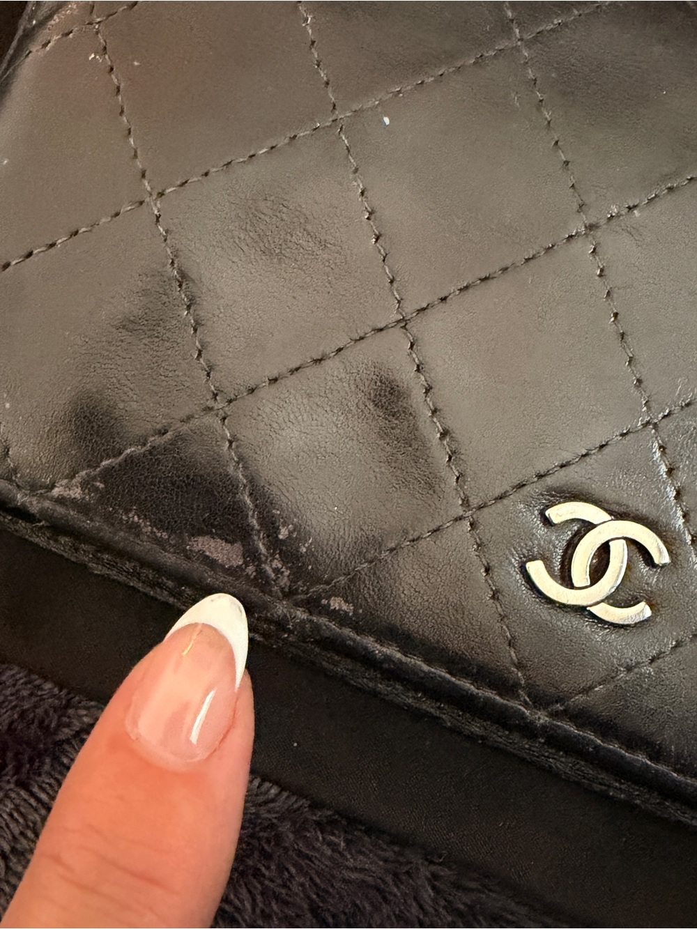 CHANEL Black Quilted Lambskin Wallet with Silver CC Emblem - Picture 7 of 8